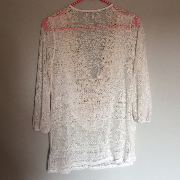 Lace cover up top - Picture 2 of 2